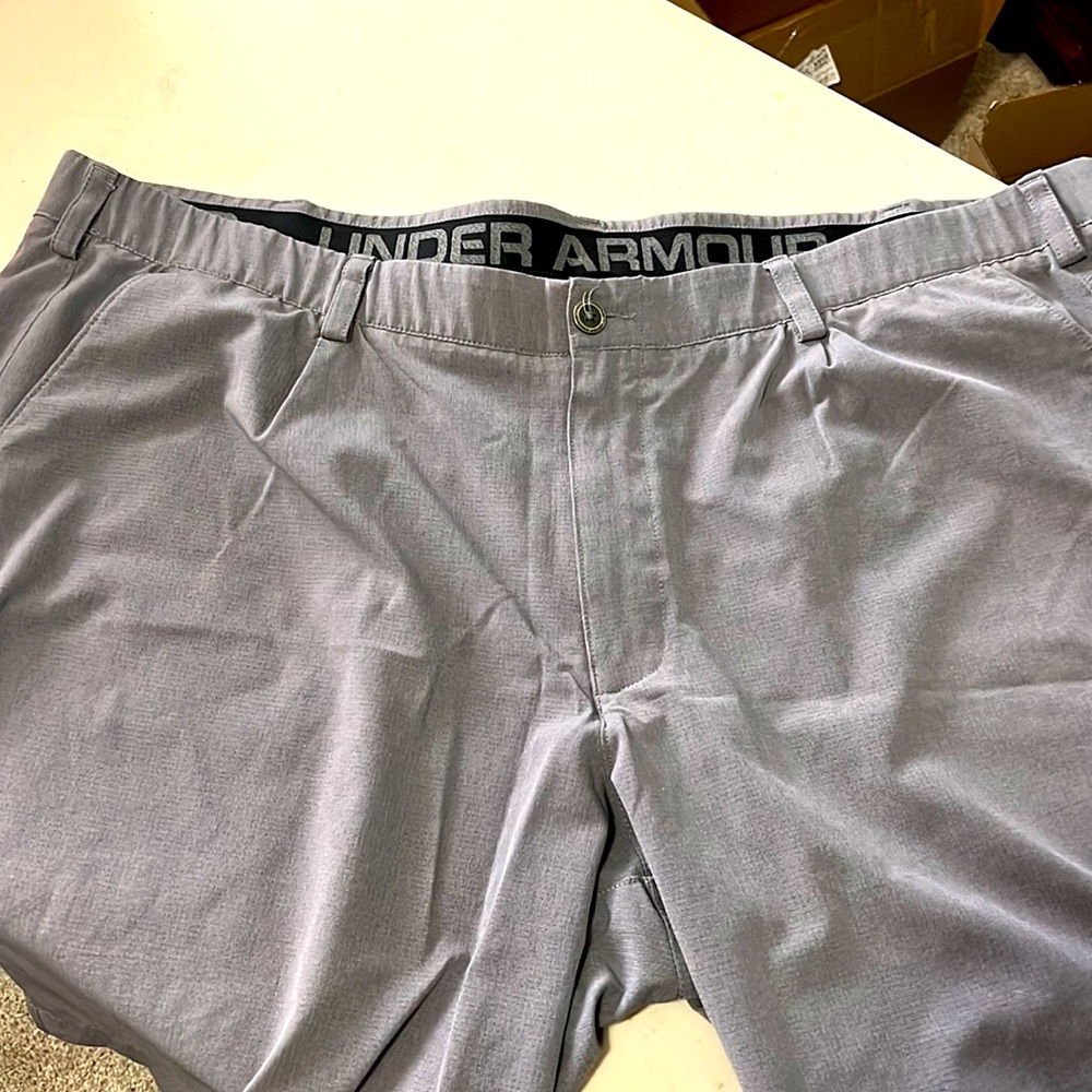 Men’s size 48 Under Armour golf shorts